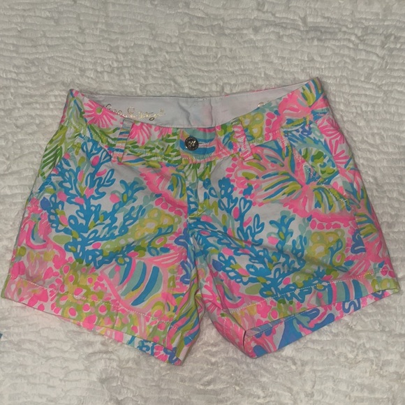 Bundle of 2 Lilly Pulitzer EUC shorts - size 0 - Picture 2 of 8